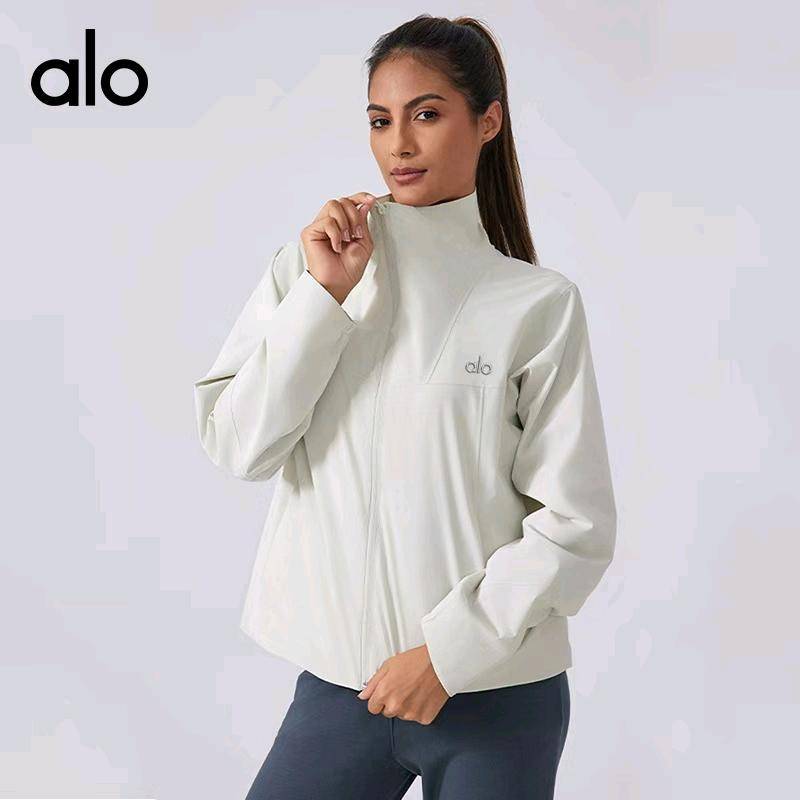 ALO YOGA 💰238💎支持一件代发
aloyoga 防风立领冲锋衣防水透气加绒保暖运动外套
【品牌】AlO
【款号】DAW010
【面料】聚酯纤维
【颜色】黑色，湖蓝色，酒红色，落樱粉，润黄色，石墨灰，幽雾绿，云水蓝，珠光白
【尺码】XS，S，M，L，XL
 专柜同款品质，厂家直销，货源充足，售后保障