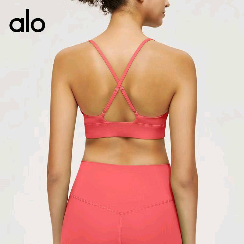 ALO YOGA 💰78💎支持一件代发 
aloyoga 官网同款运动内衣防震瑜伽背心吊带跑步上衣性感美背文胸
【品牌】ALO 
【款号】JY3086
【面料】锦纶/氨纶
【颜色】暗夜黑，宝石绿，西柚红，钻石白
【尺码】S，M，L，XL
 专柜同款品质，厂家直销，货源充足，售后保障