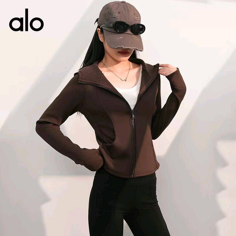 ALO YOGA 💰93💎支持一件代发 
alo yoga 加绒瑜伽外套健身收腰运动女休闲外套
【品牌】ALO 
【款号】JYMW141
【面料】94%聚酯纤维+6%氨纶
【颜色】象牙白，星耀黑，蒸馏咖啡
【尺码】S，M，L，XL，XXL
 专柜同款品质，厂家直销，货源充足，售后保障