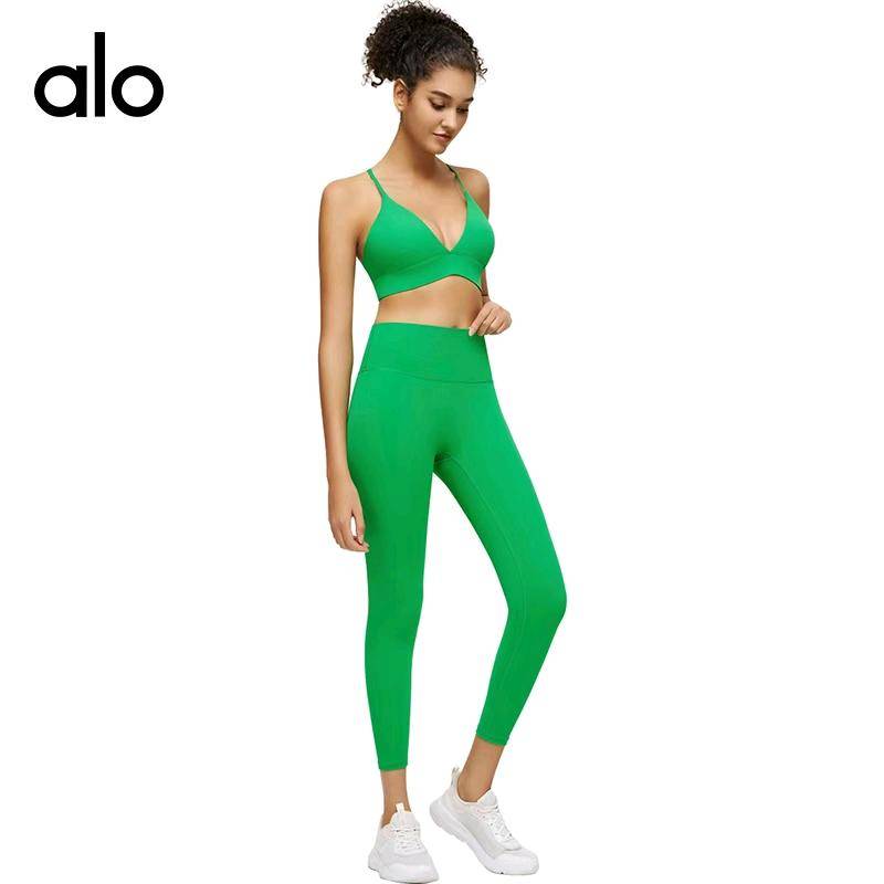 ALO YOGA 💰78💎支持一件代发 
aloyoga 官网同款运动内衣防震瑜伽背心吊带跑步上衣性感美背文胸
【品牌】ALO 
【款号】JY3086
【面料】锦纶/氨纶
【颜色】暗夜黑，宝石绿，西柚红，钻石白
【尺码】S，M，L，XL
 专柜同款品质，厂家直销，货源充足，售后保障