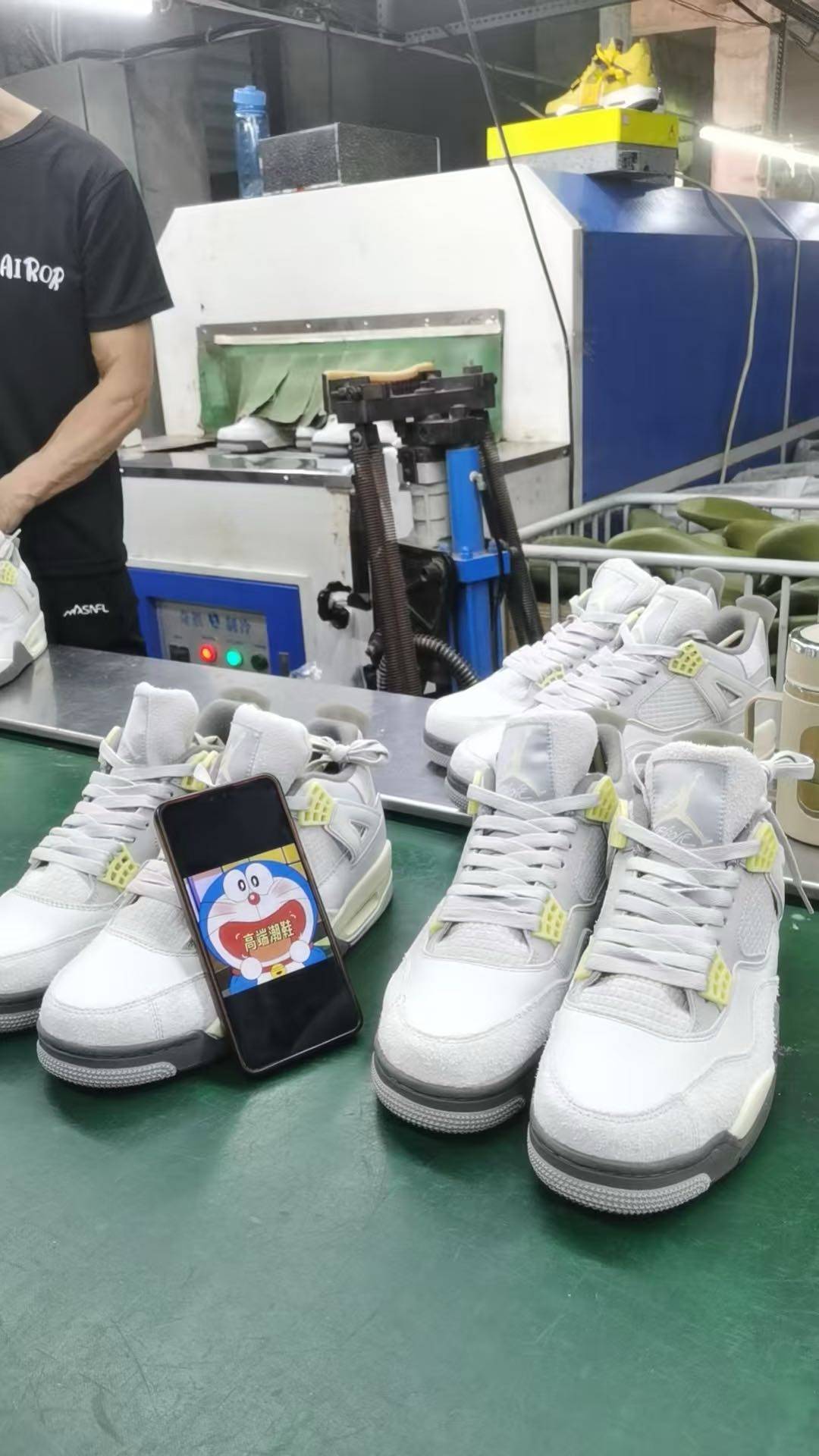 阿迪达斯三叶草贝壳头椰子350空军一号aj1耐克阿迪达斯三叶草新百伦古驰脏脏鞋LV匡威1970s万斯dunk彪马aj312德训aj4斐乐巴黎世家MLB亚瑟士萨洛蒙鬼塚虎飞马华夫登月Alexander McQueen亚力山大·麦昆鞋底厚4.5cm 尺码：35-45 nike耐克 空军一号 阿迪达斯adidas 三叶草 椰子350 v2 sb dunk 古驰脏脏鞋 麦昆 匡威1970s 万斯 vans 范斯运动鞋板鞋跑步鞋跑鞋篮球鞋 添柏岚prada普拉达爱马仕香奈儿新百伦 巴黎世家迪奥dior爱步乔丹 air jordan 亚瑟士asics 斯凯奇 斐乐 彪马 锐步 mlb fila 鬼冢虎 lv路易威登 ny 北面 大鹅ugg 莆田鞋 板鞋 樱花粉 af1 高帮 纯白 复古 满天星 解构 鬼冢虎鞋盾 samba小麦色 蓝粉 马卡龙 低帮 独角兽 鬼冢虎鸳鸯 联名 童鞋 冰淇淋 骨白冰蓝 白蓝 黑色 小白鞋 电玩像素 黑白 涂鸦 镭射 雾霾 白色 diy 1970s 夜光 大童 泼墨 中帮 黑武士 洛克公园 魔术贴 情侣 经典 四钩 奶咖色 刮刮乐 白丝绸 白银 3m 反光 白绿夜光 白橙双钩 小雏菊 权志龙 白绿橙 off white 飞线 金钩 冰块 小银钩 笑脸 缝线 剪纸 纯黑 蓝丝绸 情人节限定 白金 蓝白 354 黑曜石 熊猫 像素 冰蓝 四小勾 水晶底 寿桃 洞洞鞋 彩虹像素 灰色 air force 1 黑色 拖鞋 aj4 aj35 aj11 篮球鞋 莆田 aj3 aj6 aj13 aj7 童鞋 儿童鞋 aj312 aj36 黑白奥利奥 传奇蓝 aj32 限量版 飞人拖鞋 康扣 熊猫 北卡蓝 low 白水泥 藤原浩 aj34郭艾伦 影子灰 蒂芙尼绿 aj10 倒钩 aj9 冰雪奇缘 黑曜石 aj31 aj270 球鞋 大魔王 冰激凌 樱木花道 热熔岩 迪奥联名 胭脂红 凉鞋 aj15 满天星 水泥灰 芝加哥 鸳鸯 aj28 情侣 aj28 樱花粉 电玩像素 北卡蓝 小迪奥 粉色 樱花粉 电玩像素 烟灰 变色龙 兵马俑 大巴黎 aj16 兔八哥 马卡龙 大学蓝 aj30 黑水泥 白蛇 叶绿素 火影 白水泥 情人节限定 粉蛇 黑红 球鞋gtcut kobe球鞋 zoom kobe 500黑武士 2022r nike星空 gt球鞋 zoom跑鞋 纽巴伦990 nikecourt女鞋 zoom aj1 nb827 斐乐hike nike青花瓷 aj镭射 科6 next跑鞋 宇航员2.0 小白鞋 男鞋 运动鞋 斯凯奇 斐乐 板鞋 aj 彪马 新百伦 亚瑟士 new balance adidas 阿迪达斯 篮球鞋 空军一号 纯白 跑步鞋 vision street wear puma 女运动休闲鞋 nb 情侣鞋 球鞋 dunk 美津浓 欧文7 运动鞋女款跑步鞋 休闲男鞋 aj1 拖鞋 耐克鞋男新款 鞋子 童鞋 男款 飞马 zoom 超级飞马 跑鞋 老爹鞋 air max 儿童鞋子 男士 飞马38 m2k 日落 黑白熊猫 女款 飞马39 男款 阿甘鞋 飞马37 夏季 dunk sb 华夫鞋 凉鞋 开拓者 夏款 毛毛虫 气垫 air zoom 休闲鞋 高帮 帆布鞋 sacai 2022 vapormax 赤足 飞马36 af1 紫葡萄 树莓紫 winflo8 court女鞋 网鞋 zoom 破二 dc0774 拖鞋 superfly 子弹头 dunk黑白熊猫 blazer max270 欧文7 小童鞋 阿尔法 欧文8 登月 星空 莆田 黑武士 airmax97 贝壳头 三叶草 boost forum 椰子鞋 yeezy neo 暗夜精灵 金标 椰子 350 v2 ultraboost 清风 阿尔法 涉水鞋 ub21 ub22 forum84 ub nmd 爆米花 pro2 cut supernova x9000 椰子500 小椰子 forum low 史密斯 椰子700 樱花系列女鞋 新百伦530 327 574 5740 满天星 992 550 990 303 nb2002ra 302 元祖灰 993 990v5 nb300 ms327 580 999 nb327新百伦 新百伦878 nb300 5740奶茶色 m5740nb5740 997 608 452 nbms327 992元祖灰 996 880 低帮 倒钩 aj1 low 北卡蓝 黑曜石 倒钩藤原浩鞋 芝加哥 禁穿 小迪奥aj1 aj1大学蓝 樱花粉 烟灰 闪电倒钩 mid 影子灰 白丝绸 黑红脚趾 黑红 马卡龙 小dior 蒂芙尼绿 黑脚趾 小摩卡 蜘蛛侠 兔八哥 莆田纯原 纯白 中帮 黑粉脚趾 鸳鸯 low摩卡棕 扣碎 倒钩低帮 小闪电 凯尔特人 芝加哥ow联名 灰白 红豆奶茶 叛逆 换底 扣碎篮板 摩卡棕 迪奥联名鞋 皇家蓝 低帮女鞋倒钩白棕 泡泡糖 黑粉脚趾 北卡蓝低帮 黑绿脚趾 影子灰 蒂芙尼绿 黑脚趾 浆果粉 扣碎篮板 鸳鸯 冰淇淋 白丝绸 激光蓝 offwhite联名 黑粉脚趾 蓝 水洗丹宁 情人节 午夜蓝 凯尔特人 泡泡糖 男鞋 女鞋 夏季 儿童 拖鞋 小众鞋 篮球鞋 凉鞋 运动鞋 跑步鞋 童鞋 板鞋 日落 足球鞋 小白鞋 跑鞋 老爹鞋 zoom 超级飞马 36 37 38 sb dunk 鞋子 新款 m2k air max 薄款 赤足5.0 星空 登月 回到未来 vapormax 超轻 网鞋 气垫鞋 阿甘鞋 休闲鞋 47 blazer 高帮 樱花粉 free vaporfly 情侣 子弹头 华夫鞋 欧文7 lebron18 joyride fly3 max270 杜兰特5 毛毛虫 黑武士 限量版 忍者 马拉松 winflo7 kyrie7 ep 莆田鞋 板鞋 樱花粉 af1 高帮 纯白 复古 满天星 解构 鞋盾 小麦色 蓝粉 马卡龙 低帮 独角兽 鸳鸯 联名 童鞋 冰淇淋 骨白冰蓝 白蓝 黑色 小白鞋 电玩像素 黑白 涂鸦 镭射 雾霾 白色 diy 夜光 大童 泼墨 中帮 黑武士 洛克公园 魔术贴 情侣 经典 四钩 奶咖色 刮刮乐 白丝绸 白银 3m 反光 白绿夜光 白橙双钩 小雏菊 权志龙 白绿橙 off white 飞线 金钩 冰块 小银钩 笑脸 缝线 剪纸 纯黑 蓝丝绸 情人节限定 白金 蓝白 354 黑曜石 熊猫 像素 冰蓝 四小勾 水晶底 寿桃 洞洞鞋 彩虹像素 灰色 air force 1 黑色 拖鞋 aj4 aj35 aj11 篮球鞋 莆田 aj3 aj6 aj13 aj7 童鞋 儿童鞋 aj312 aj36 黑白奥利奥 传奇蓝 aj32 限量版 飞人拖鞋 康扣 熊猫 北卡蓝 low 白水泥 藤原浩 aj34郭艾伦 影子灰 蒂芙尼绿 aj10 倒钩 aj9 冰雪奇缘 黑曜石 aj31 aj270 球鞋 大魔王 冰激凌 樱木花道 热熔岩 迪奥联名 胭脂红 凉鞋 aj15 满天星 水泥灰 芝加哥 鸳鸯 aj28 情侣 aj28 樱花粉 电玩像素 北卡蓝 小迪奥 粉色 樱花粉 电玩像素 烟灰 变色龙 兵马俑 大巴黎 aj16 兔八哥 马卡龙羽绒服冲锋衣 拉布布 萨洛蒙 始祖鸟 迪桑特 可隆  德训 泡泡玛特