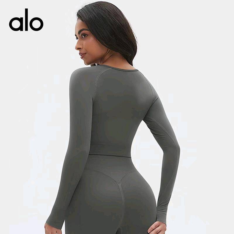 ALO YOGA 💰73💎支持一件代发 
aloyoga 纯色紧身运动长袖上衣高弹透气跑步健身瑜伽服T恤
【品牌】ALO 
【款号】6666
【面料】50%人棉 42%涤纶 8%氨纶
【颜色】黑色，深灰，深蓝，月光白，棕色
【尺码】S，M，L
 专柜同款品质，厂家直销，货源充足，售后保障