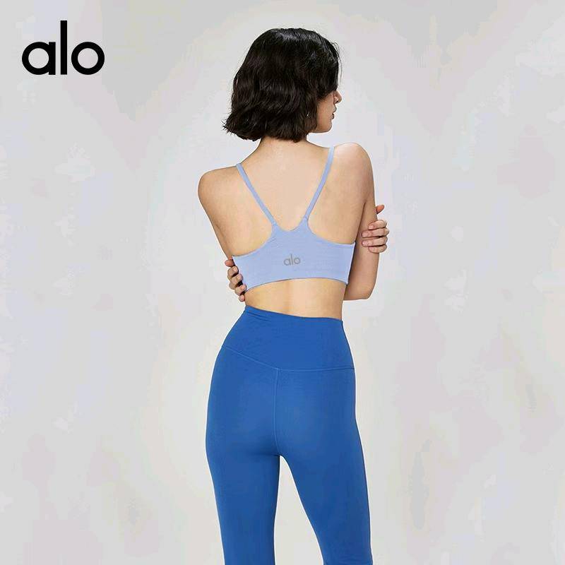 ALO YOGA  💰78💎支持一件代发
aloyoga 运动内衣女舒适裸感瑜伽背心高弹性感细肩带
【品牌】ALO 
【款号】WX41018
【面料】锦纶/氨纶
【颜色】白蛋白，板栗色，黑色，蓝亚麻，沥青蓝
【尺码】4/S，6/M，8/L，10/XL
 专柜同款品质，厂家直销，货源充足，售后保障