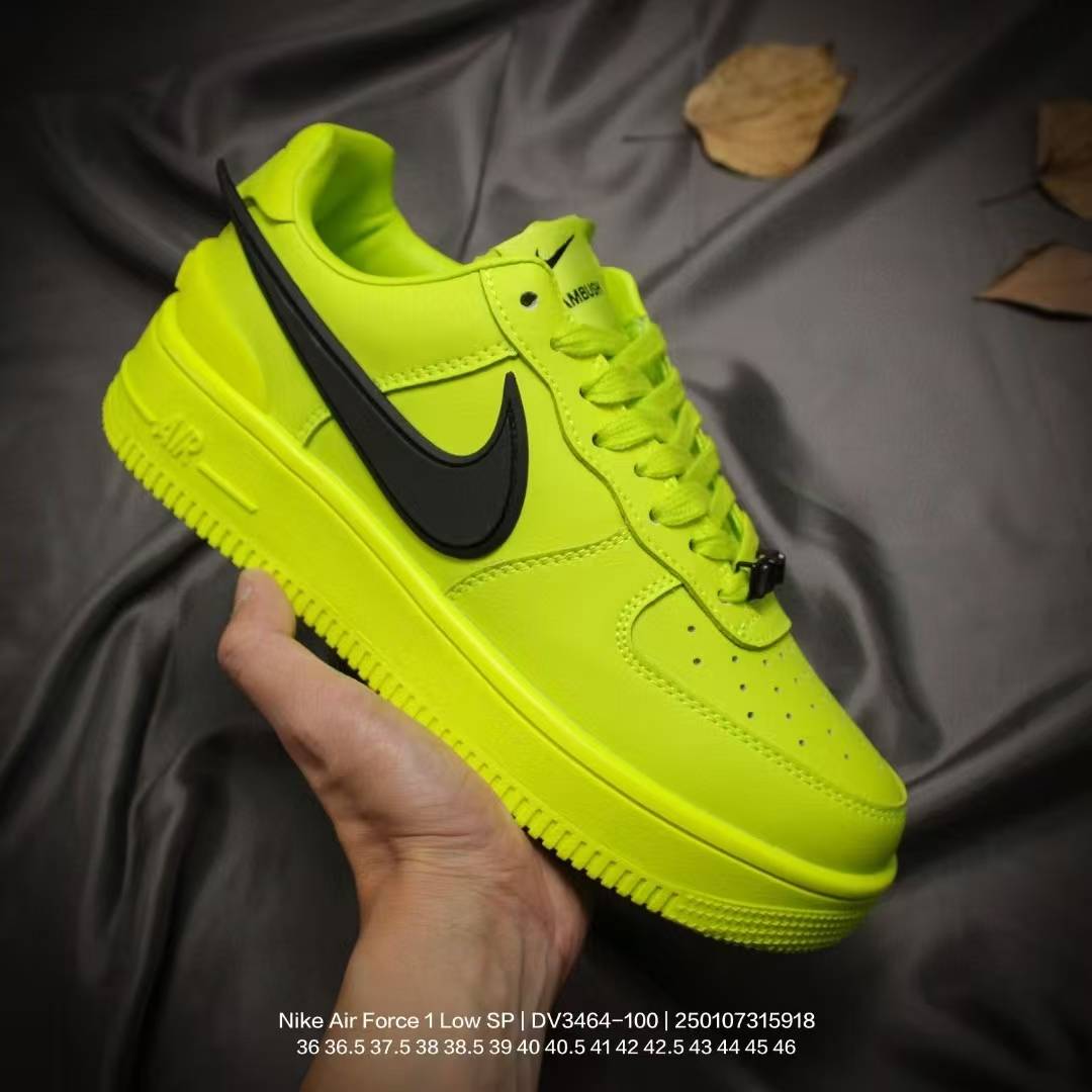 🈴帝王💰249 Nike/耐克 大空军大勾 男女鞋半码制，采用粒面硬质牛剖革鞋面材质，配置全新开发加宽厚重橡胶大底❗空军一号宽底版系列低帮百搭休闲运动板鞋 码数：36-46(带半码)