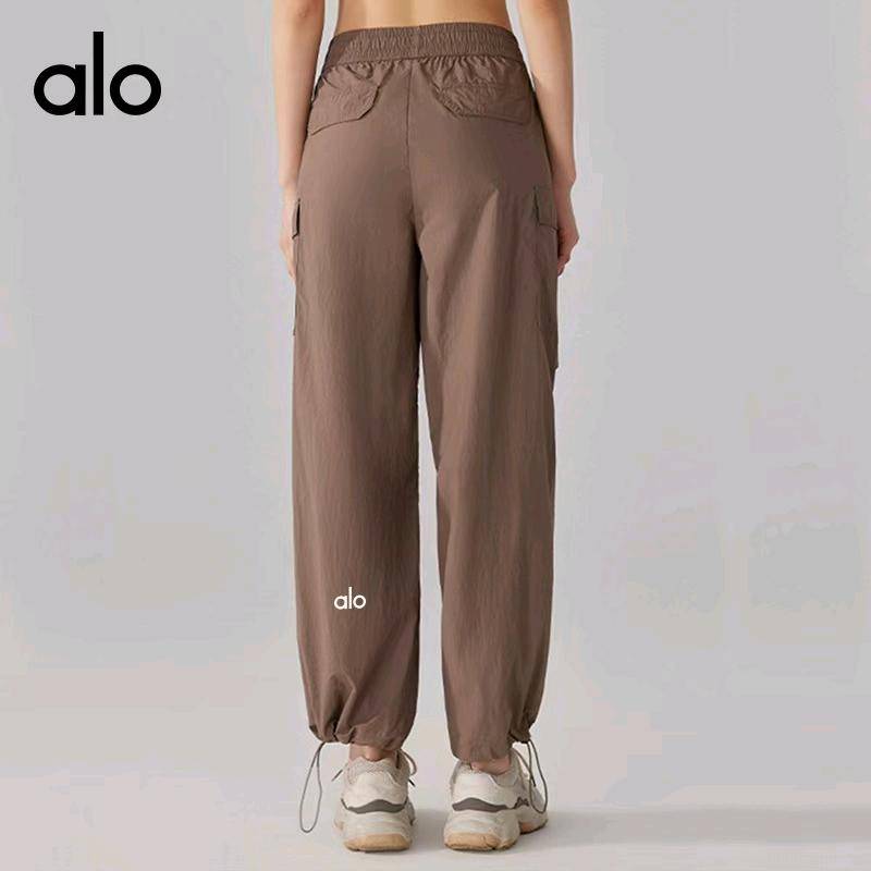 ALO YOGA 💰93💎支持一件代发 
aloyoga 防水工装裤女春夏款户外登山运动冲锋裤阔腿防风裤女
【品牌】ALO 
【款号】YK268
【面料】100%锦纶硝光锦纶皱
【颜色】板栗色，黑色，卡其
【尺码】S，M，L，XL
 专柜同款品质，厂家直销，货源充足，售后保障