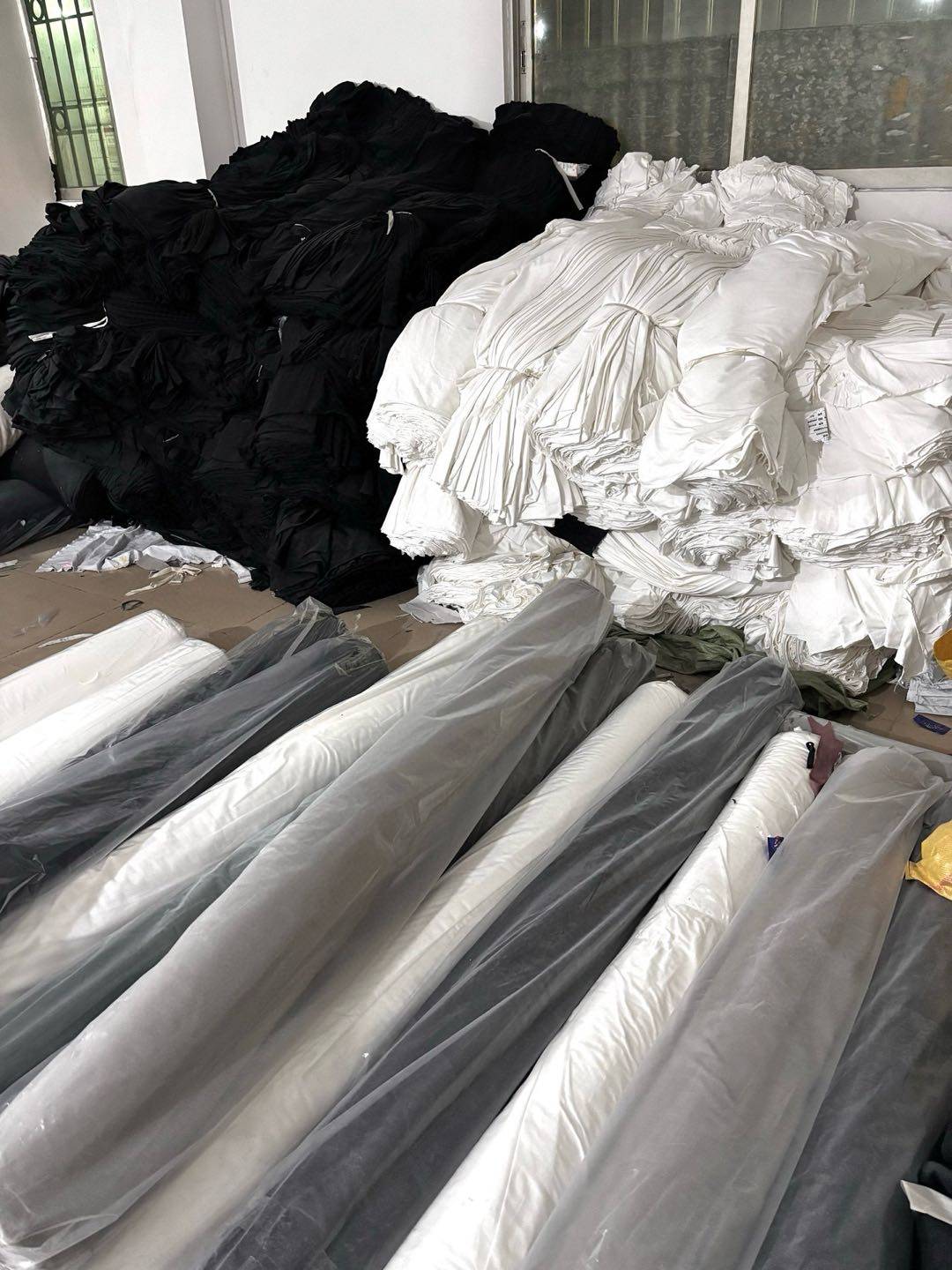 💥服装工厂在线接单 欢迎二批 打包 外发 网红 直播客户来谈   💥认准自主做货档口 区分外面各种炒货通货- 💥大厂做工 全线对标对版 认真做货 货稳效率快 品优 服务好✔️             效率出货有量有价  感谢每一位支持淘社的老板 感谢您的帮推🙇🏻‍♂️