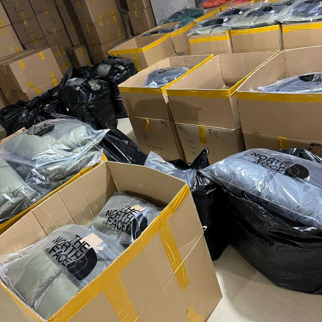 ✔️顶级原版 北面1996  仓库现货操作、 冬季现货才是王道。