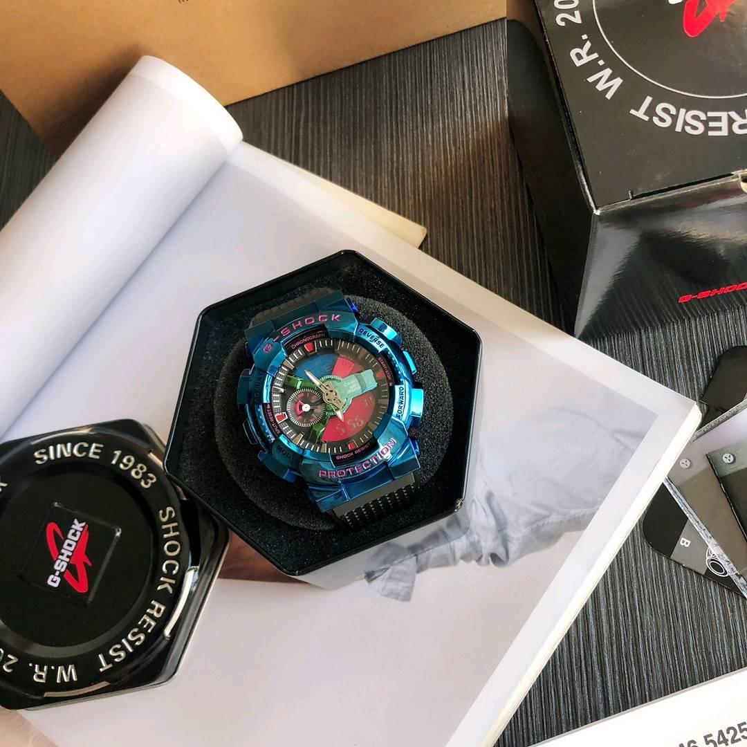 💰110 卡西欧GM-110系列G-SHOCK新款运动潮流手表，金属战甲炫酷登场，信仰坚韧为王。今次，G-SHOCK以GA-110系列为原型，让经典进化重生，推出新金属表壳系列GM-110，为腕表加持金属战甲，打造腕间潮流斗士！共释三款瞩目配色，搭配黑色表带，犹如蛰伏与黑暗中的