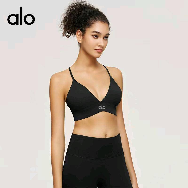 ALO YOGA 💰78💎支持一件代发 
aloyoga 官网同款运动内衣防震瑜伽背心吊带跑步上衣性感美背文胸
【品牌】ALO 
【款号】JY3086
【面料】锦纶/氨纶
【颜色】暗夜黑，宝石绿，西柚红，钻石白
【尺码】S，M，L，XL
 专柜同款品质，厂家直销，货源充足，售后保障