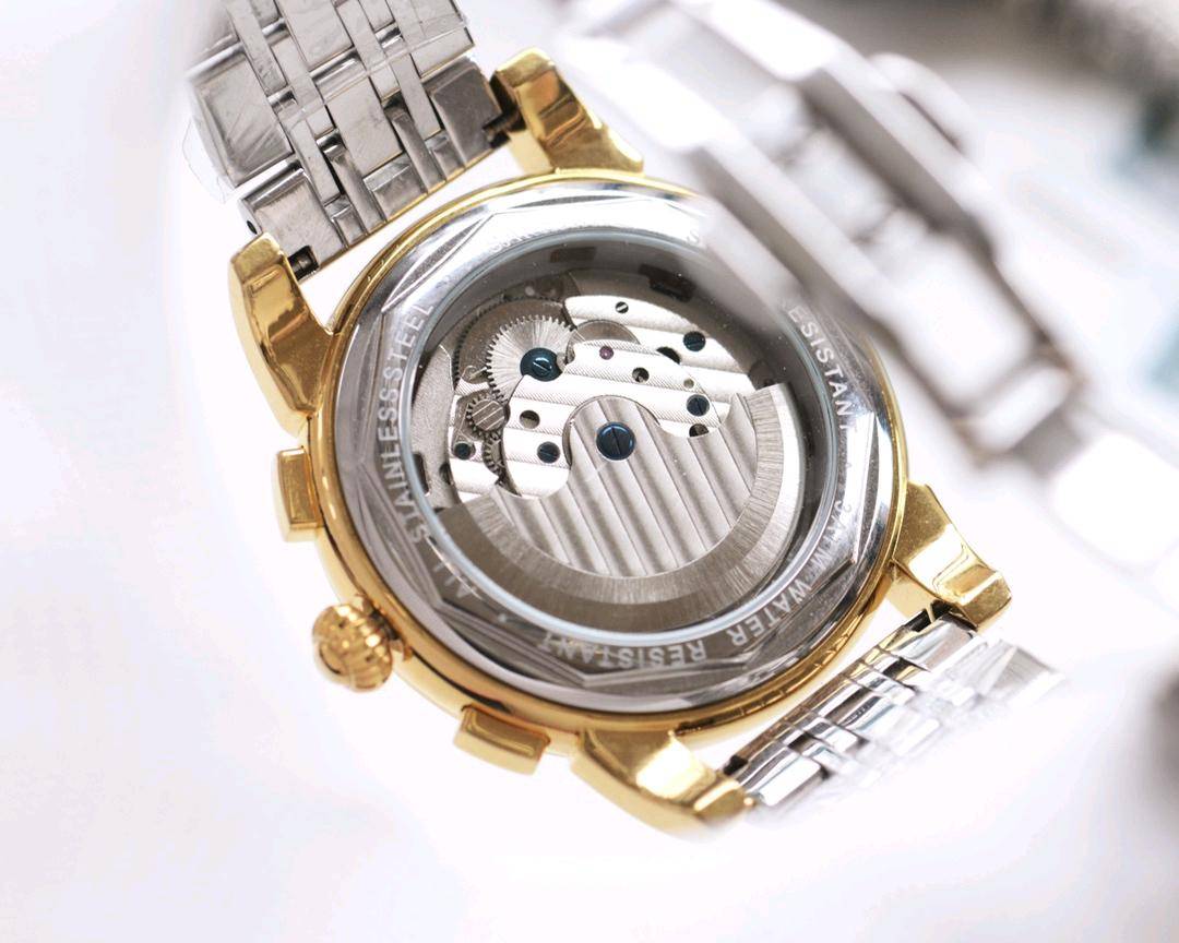 尊享价：450 品牌：百达翡丽-PATEK PHILIPPE🏅🏅 类型：男士腕表🎉🎉 壳套：顶级版316精钢L 表带：316L精钢表带 机芯：全自动进口机械机芯⚙ ️镜面：矿物质防刮镜面玻璃 尺寸：直径42mm厚12mm  🍷精致传承真实效果，品质保证！ ‼️优雅格调瞬