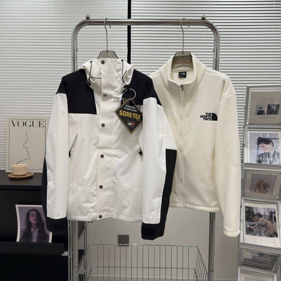 💰230 两件套（超级版本1990冲锋衣三合一内附两排拉链加内衬摇粒绒双面绒醉保暖可单穿可cp结合起来外套情侣男女同款男士经典连帽冬季潮流时尚外套男神女神小红书ins力荐） TheNorthFace北面1990Mountain Jacket 户外防水滑雪服两件套纯正版本！今年的滑