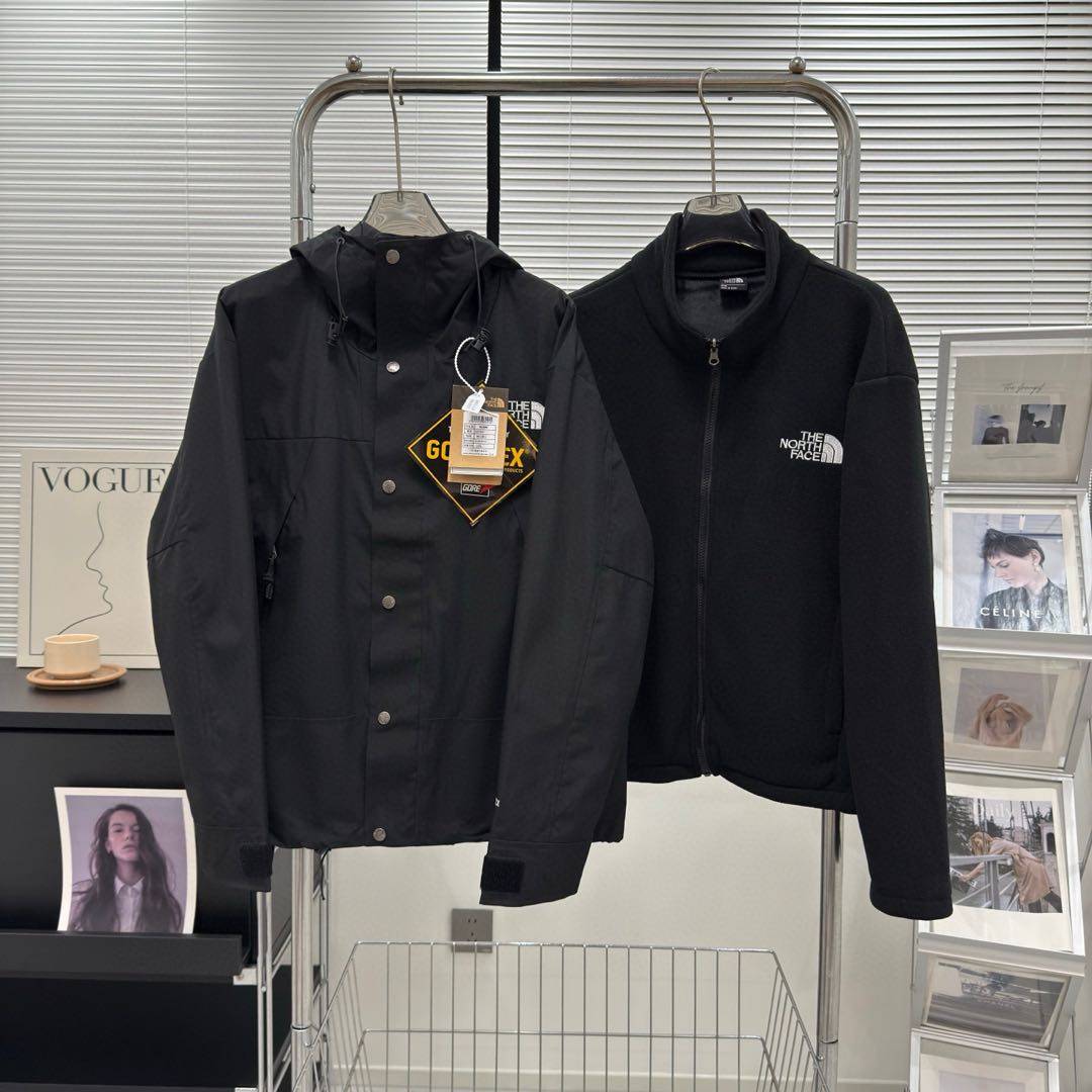 💰230 两件套（超级版本1990冲锋衣三合一内附两排拉链加内衬摇粒绒双面绒醉保暖可单穿可cp结合起来外套情侣男女同款男士经典连帽冬季潮流时尚外套男神女神小红书ins力荐） TheNorthFace北面1990Mountain Jacket 户外防水滑雪服两件套纯正版本！今年的滑