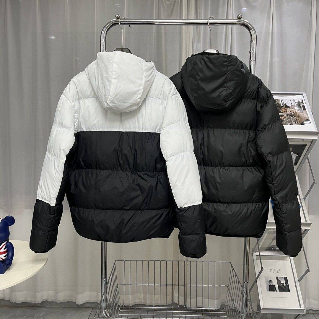 💰210 新款上新👏👏👏 冬季情侣男女同款连帽保暖柜子棉衣  柜子同款！逼格满满！25ssNIKE/耐克冬季男女同款情侣款男士拼色拼接保暖个性时尚塔丝绒连帽棉服棉衣青年外套. 小红书 抖音爆款众明星纷纷上身！采用原厂客供防风面料，选用优质塔丝绒和高端羽绒棉夹层内里，亲肤柔软 保暖