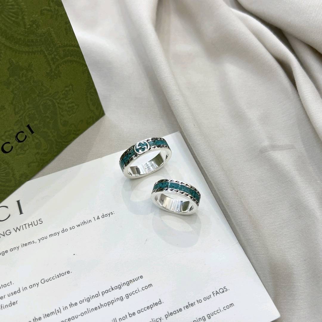 💰80 现货 Gucci古驰925双G绿色珐琅戒指这款非常适合情侣，也是一款经久不衰的经典之作！！！  尺寸：港码 12# 14# 16# 18# 20# 22# 24#           美码  5#  6 #  7 #  8 # 9 # 10#  11 #   立即抢购