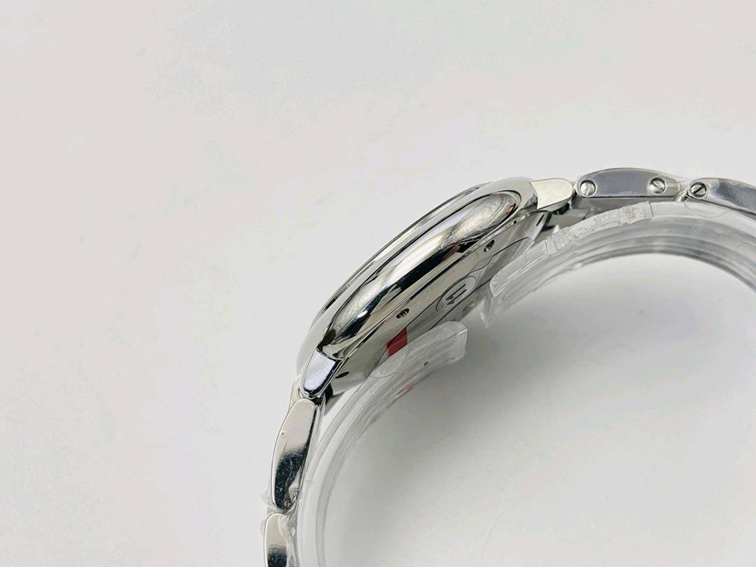 【K3 Factory2022全新力作 墙裂推荐】 卡地亚蓝气球 🇫🇷 CARTIER BallonBleu 重磅更新 全新推出： 原版一档076机芯  钢带皮带快拆头粒版本！ 亮点1⃣️采用原版076（瑞士2671），一档机芯，拔档即停秒调时。机芯摆频每小时28800次，动