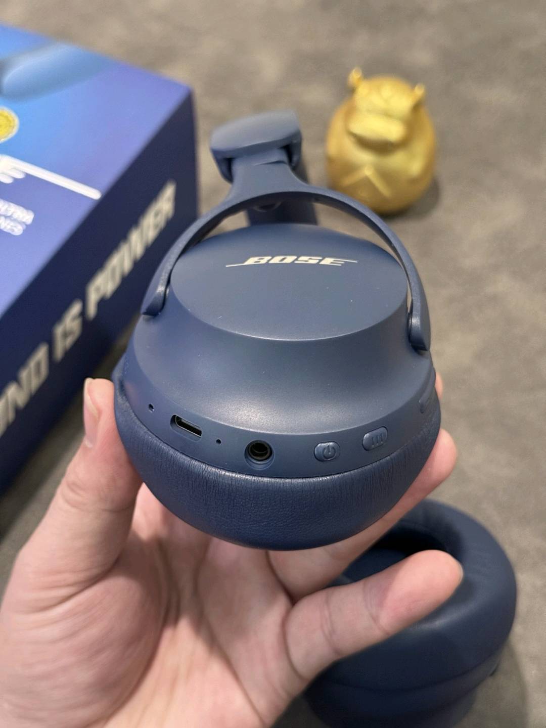 出厂批发价💰180 Bose QuietComfort Ultra 头戴式耳机 原装1:1版本出货 专供大外贸客户充正的渠道货 真实降噪效果 秒杀市面华强北几十块的电子垃圾 正品同款ANC降噪 嘈杂工作环境人群的福音耳机 真实降噪效果 区别市面几十块没有降噪效果的样子货 声学毕