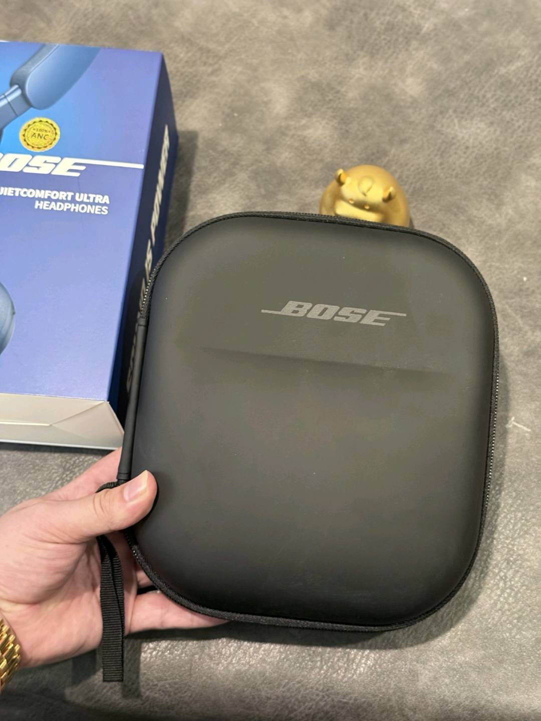 出厂批发价💰180 Bose QuietComfort Ultra 头戴式耳机 原装1:1版本出货 专供大外贸客户充正的渠道货 真实降噪效果 秒杀市面华强北几十块的电子垃圾 正品同款ANC降噪 嘈杂工作环境人群的福音耳机 真实降噪效果 区别市面几十块没有降噪效果的样子货 声学毕