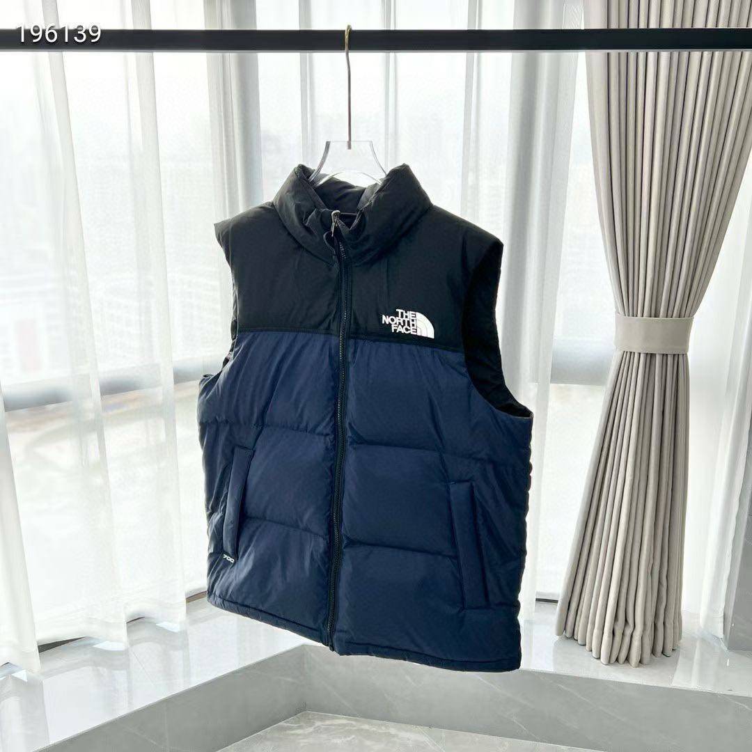 💰170 The North Face｜北面Nuptse 1996/经典款羽绒马甲/北面马甲  The North Face&ldquo;的字面含义为山的最寒冷、最艰难一面。它也是The North Face&rdquo;的产品能够发挥功能的地方。 The North Face。一直致力支持去发现亲近