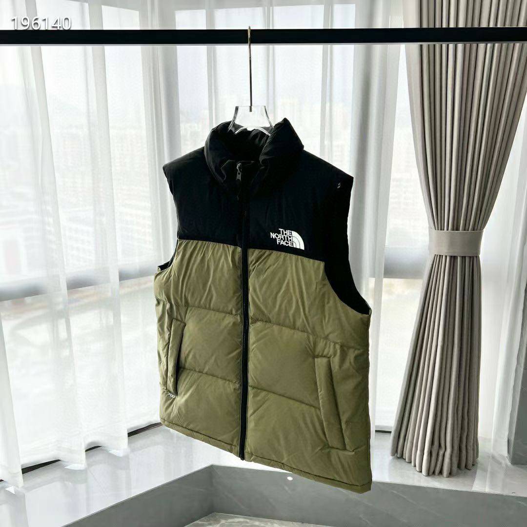 💰170 The North Face｜北面Nuptse 1996/经典款羽绒马甲/北面马甲  The North Face&ldquo;的字面含义为山的最寒冷、最艰难一面。它也是The North Face&rdquo;的产品能够发挥功能的地方。 The North Face。一直致力支持去发现亲近