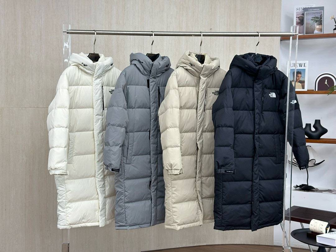 顶级福利💰💰230 𝗧𝗵𝗲 𝗡𝗼𝗿𝘁𝗵 𝗙𝗮𝗰𝗲｜北面韩国申敏儿同款北面长款羽绒服！非常高端的旗舰系列，生命不息 探索不止！！！冬天除了被窝其他地方都是远方！！！让你隔绝寒冷的最强单品！挑战极地风寒！  ✨加长版型  裁剪非常花心思，情侣搭配起来感觉可