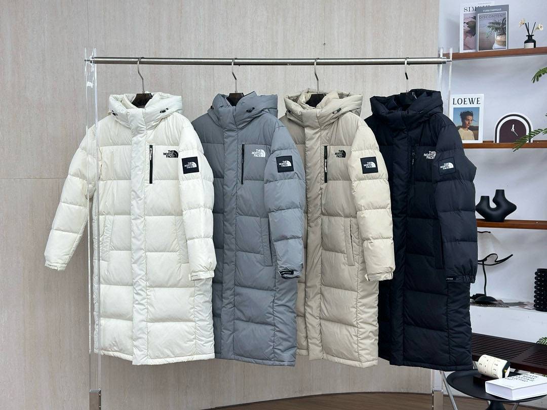 顶级福利💰💰230 𝗧𝗵𝗲 𝗡𝗼𝗿𝘁𝗵 𝗙𝗮𝗰𝗲｜北面韩国申敏儿同款北面长款羽绒服！非常高端的旗舰系列，生命不息 探索不止！！！冬天除了被窝其他地方都是远方！！！让你隔绝寒冷的最强单品！挑战极地风寒！  ✨加长版型  裁剪非常花心思，情侣搭配起来感觉可