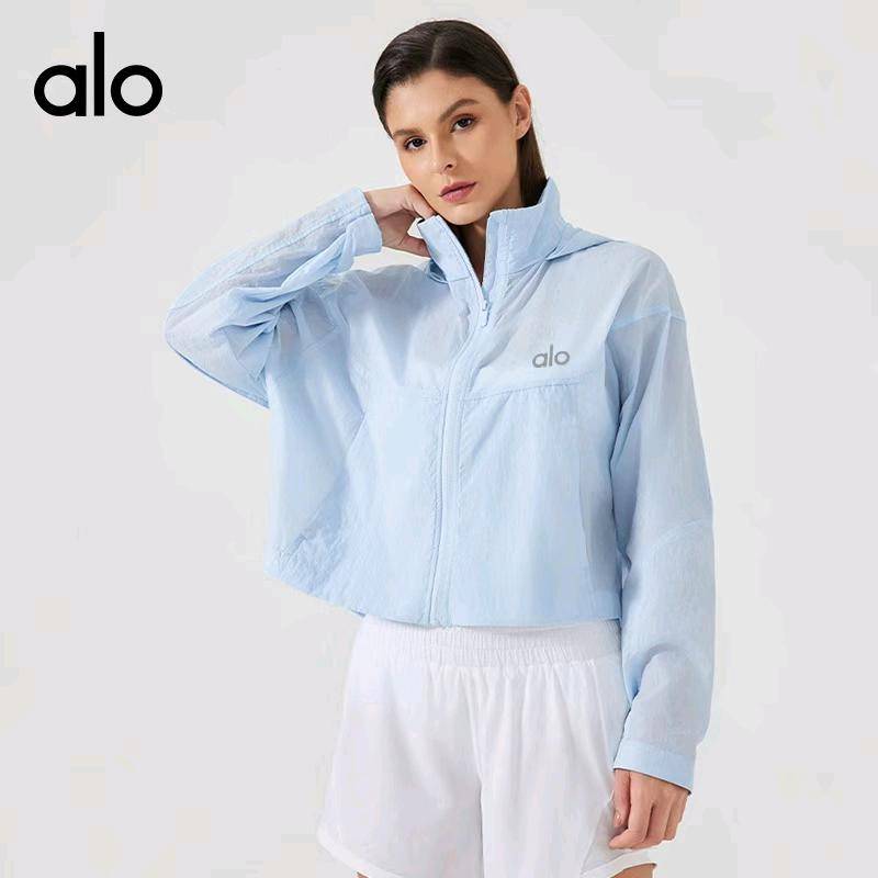 ALO YOGA 💰118💎支持一件代发
aloyoga 夏季轻薄速干透气可隐藏连帽风衣短款宽松外套
【品牌】AlO
【款号】D25006
【面料】尼龙
【颜色】草莓奶昔粉，风车浅蓝，白色，银石灰，黑色
【尺码】2/4，6/8，10/12
 专柜同款品质，厂家直销，货源充足，售后保障